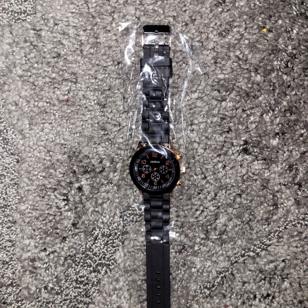 Beautiful Rich Black and Rose Gold Geneva watch